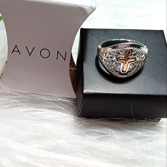 Avon Jewelry - 💫New Avon Cross Ring💫